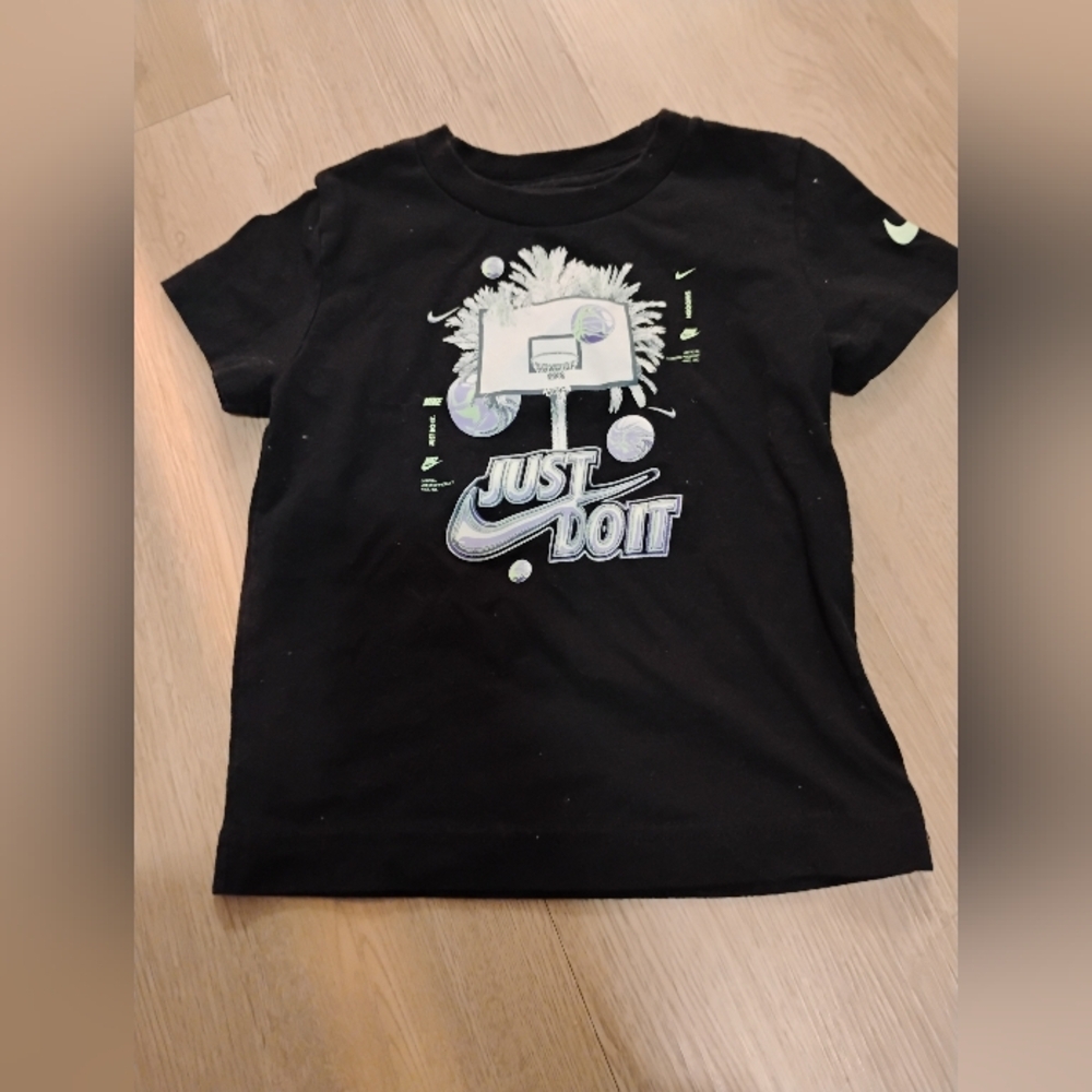 Nike Kids Black 'Just Do It' Graphic Tee